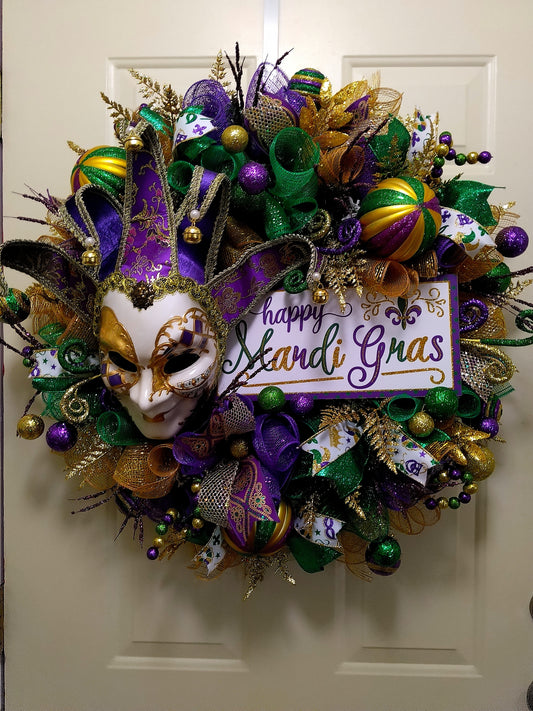 Happy Mardi Gras wreath