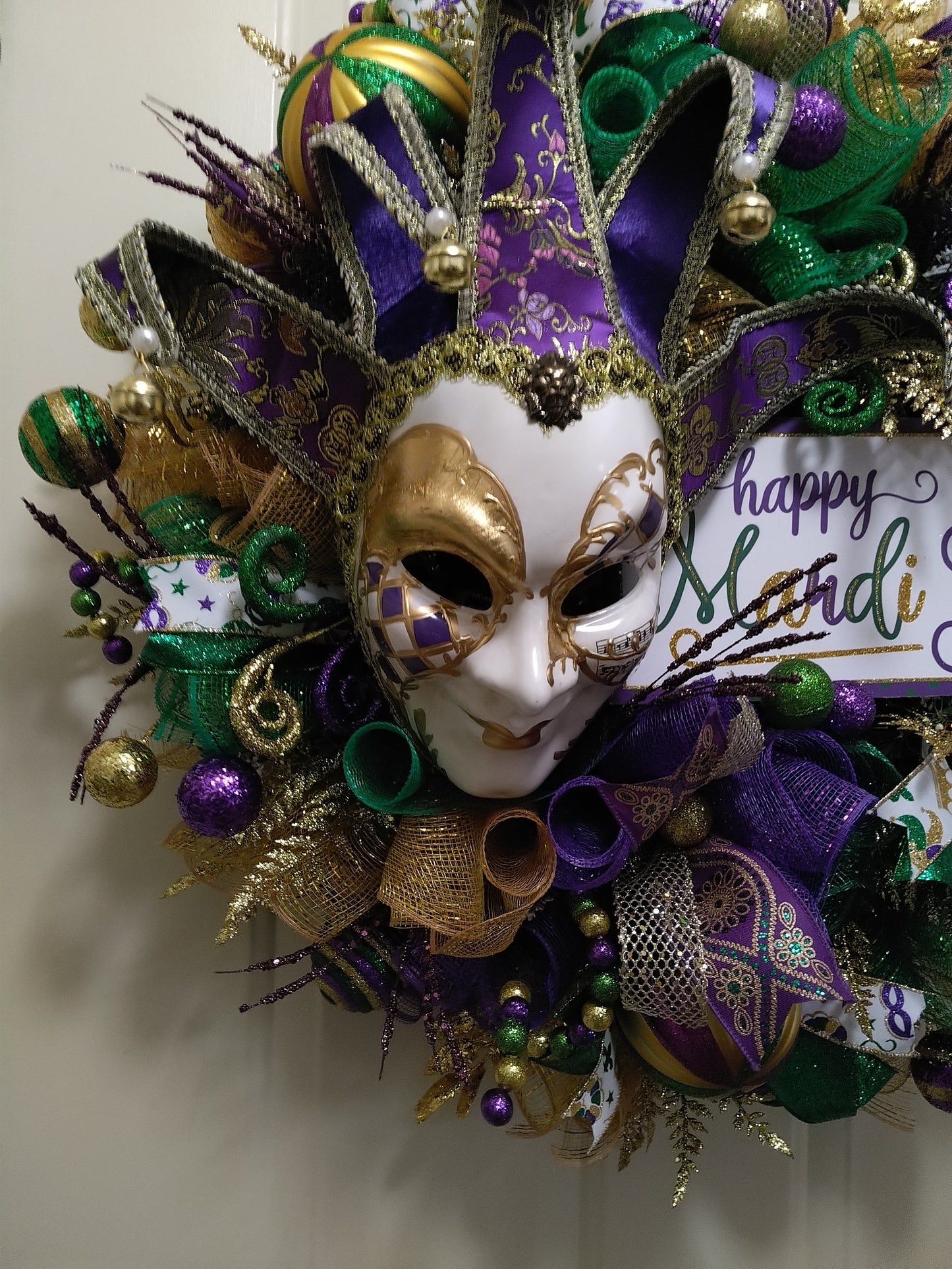 Happy Mardi Gras wreath