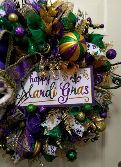 Happy Mardi Gras wreath