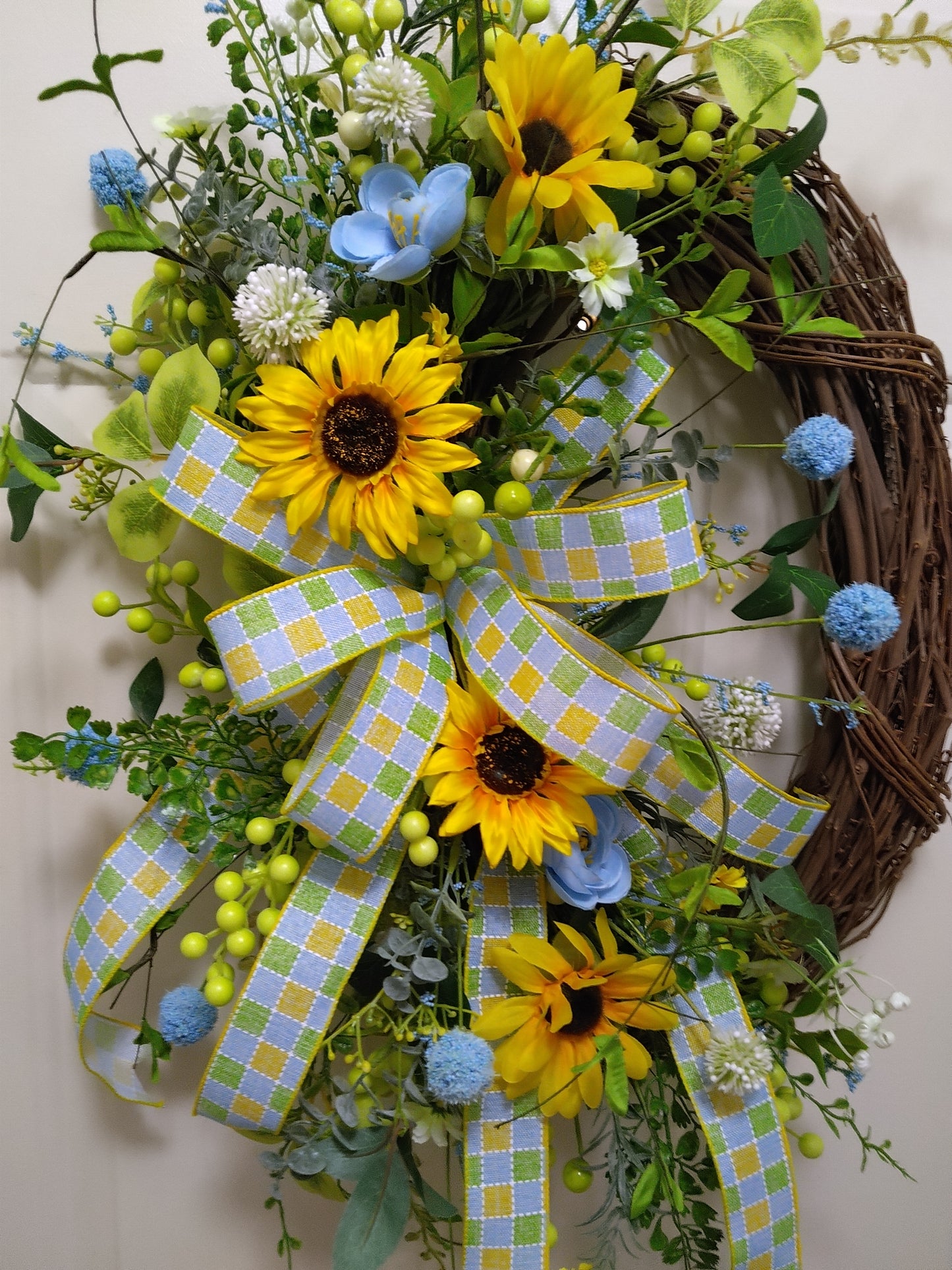 Sunflower wreath on Oval Grapevine